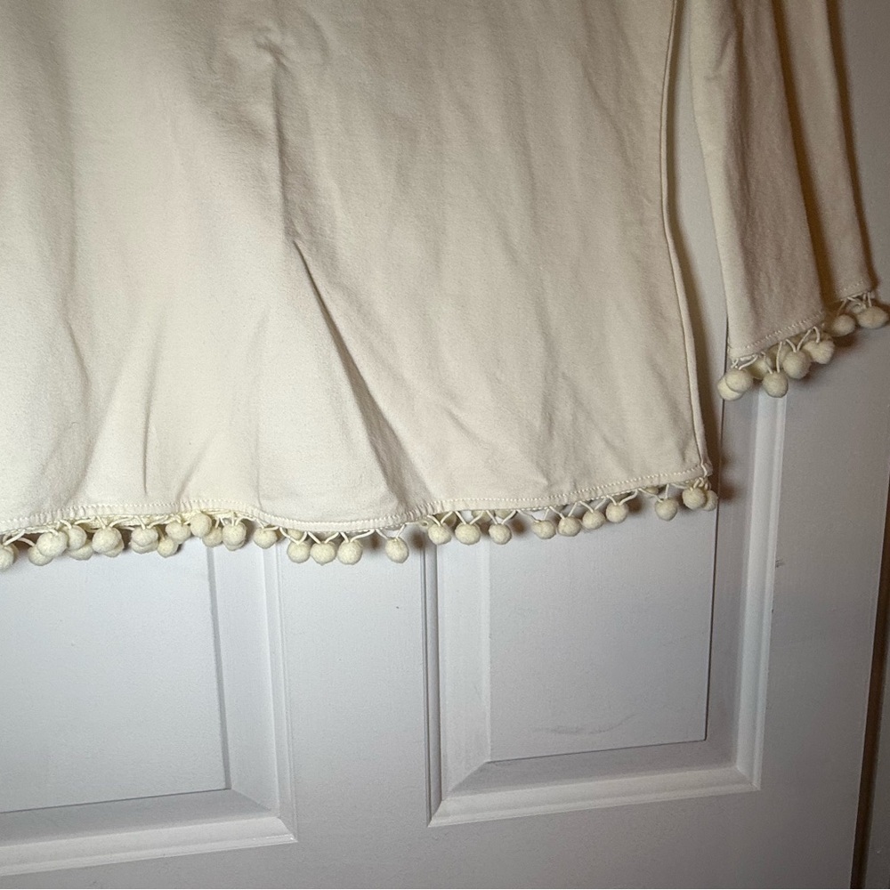 Boston Proper Ivory Cold / Off Shoulder Blouse Pom Pom Accent XS BOHO Fun Cotton - Picture 4 of 8